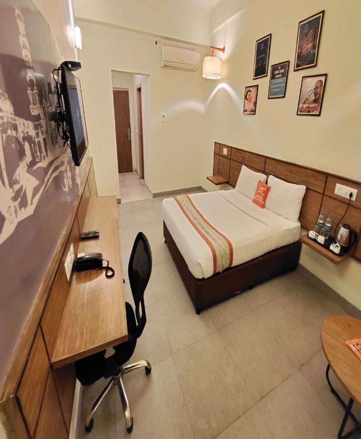 Max Hotels Jabalpur Bagian luar foto
