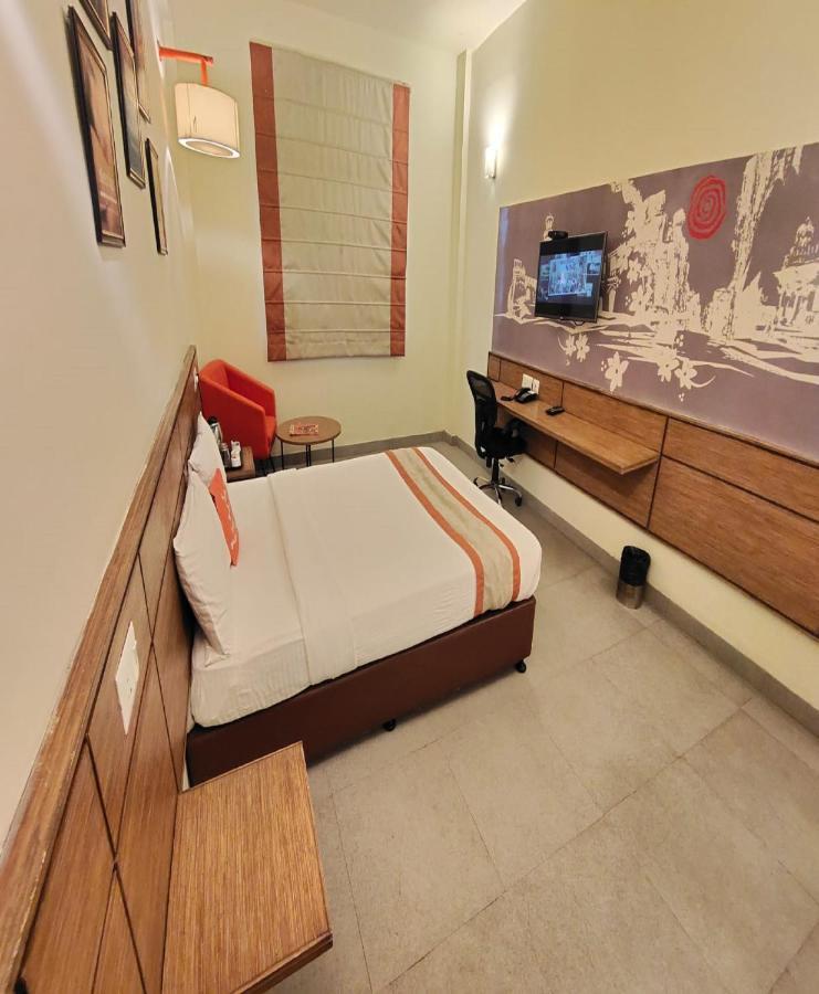 Max Hotels Jabalpur Bagian luar foto