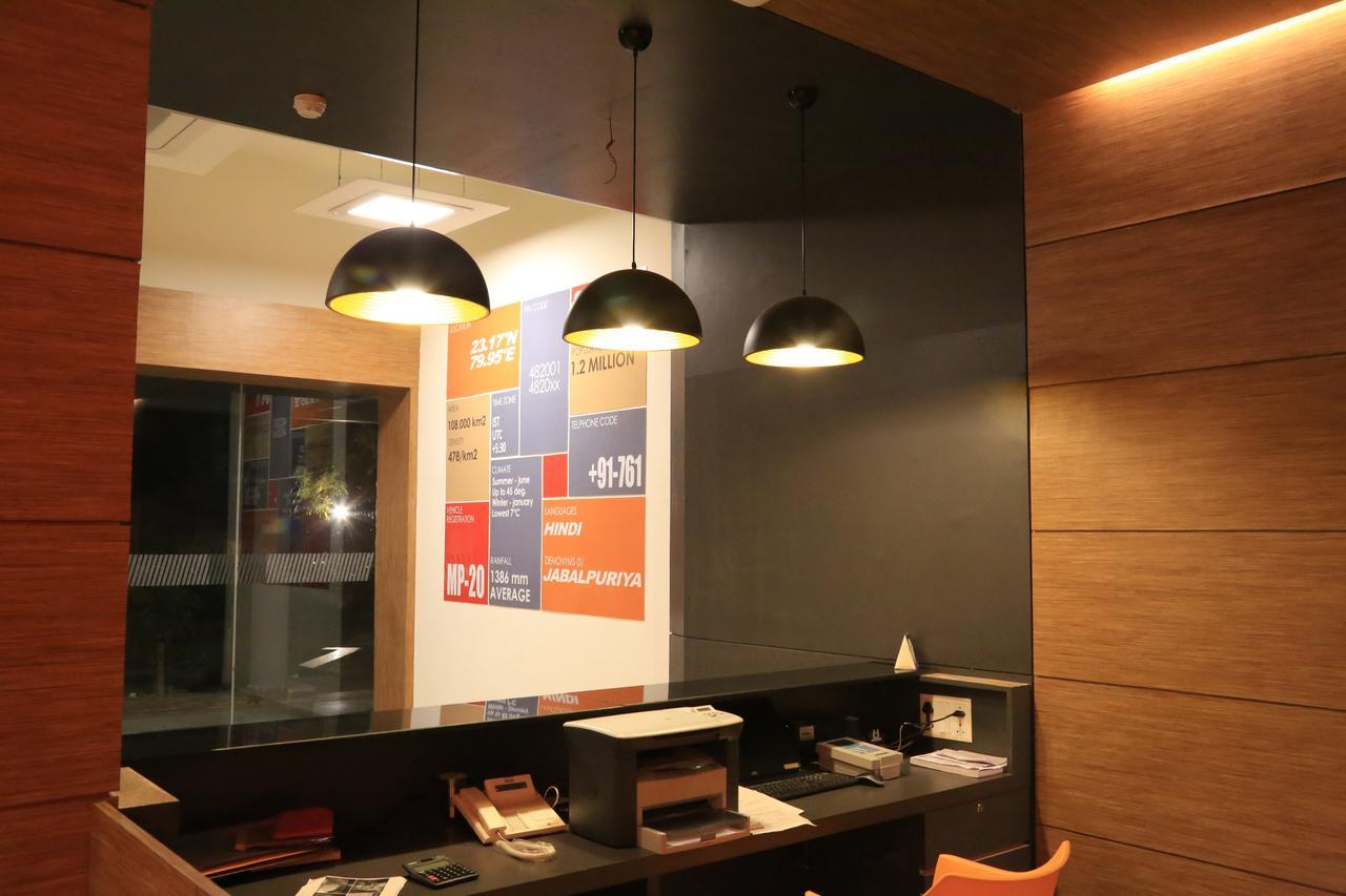 Max Hotels Jabalpur Bagian luar foto