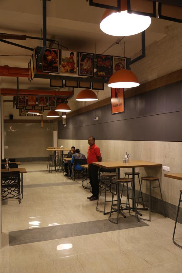 Max Hotels Jabalpur Bagian luar foto