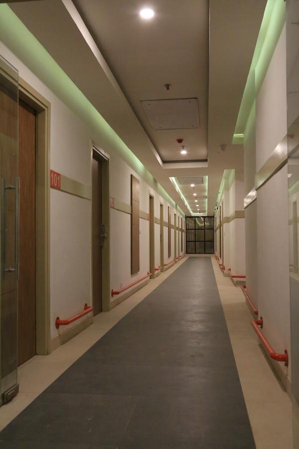 Max Hotels Jabalpur Bagian luar foto