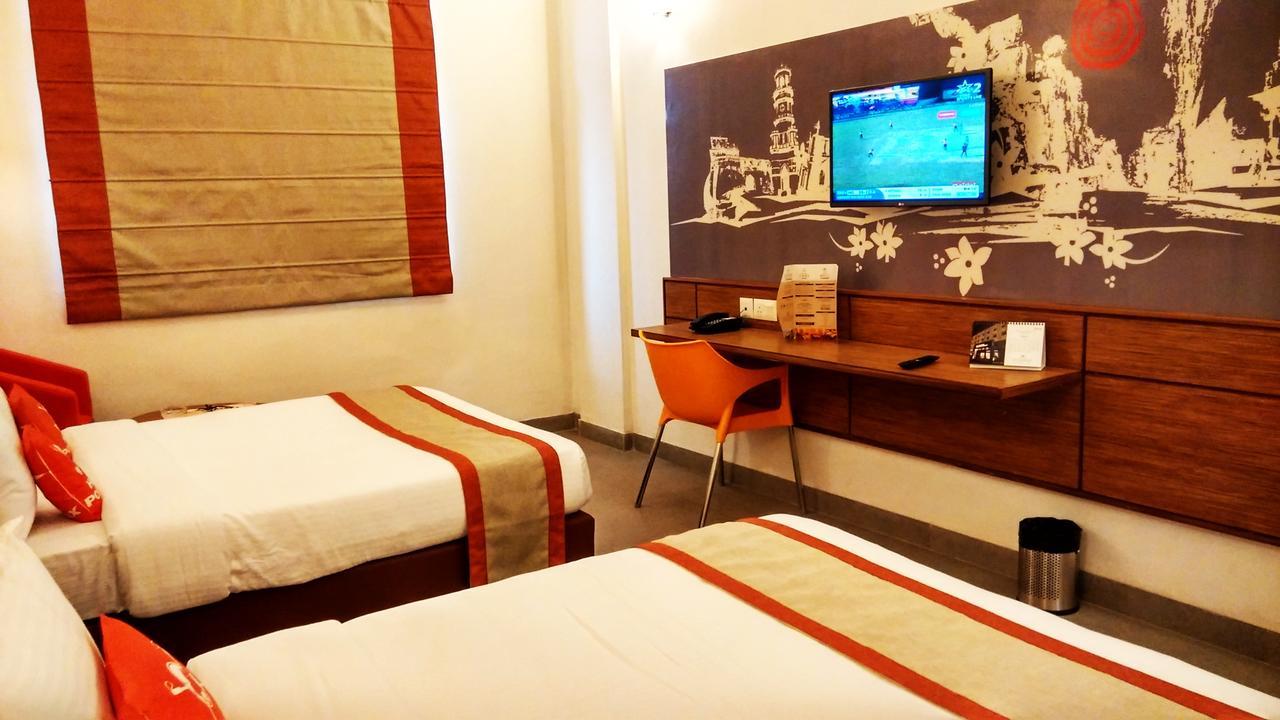 Max Hotels Jabalpur Bagian luar foto