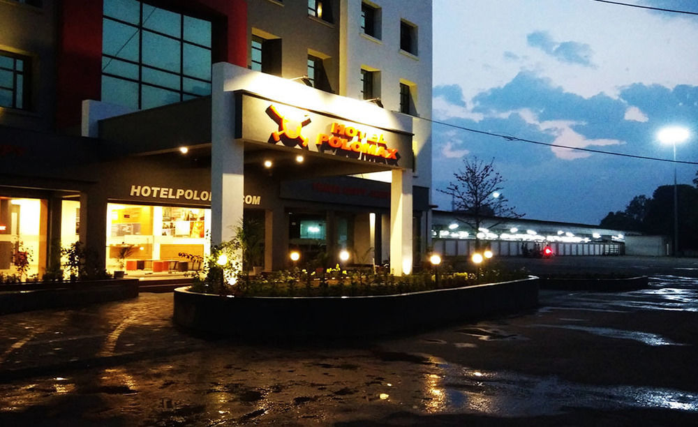 Max Hotels Jabalpur Bagian luar foto